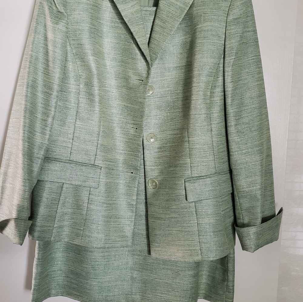 Kasper skirt suit